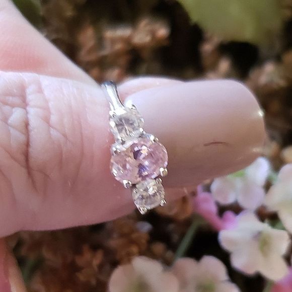 ESTATE VINTAGE Cocktail ring pink & white CZs signed cmi - Picture 1 of 8